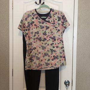 Medium Cherokee Scrub Set